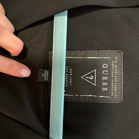 Guess Cropped Blazer - Picture 2 of 3